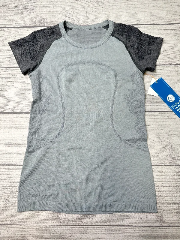 Athletic Top Short Sleeve By Lululemon In Grey, Size: M