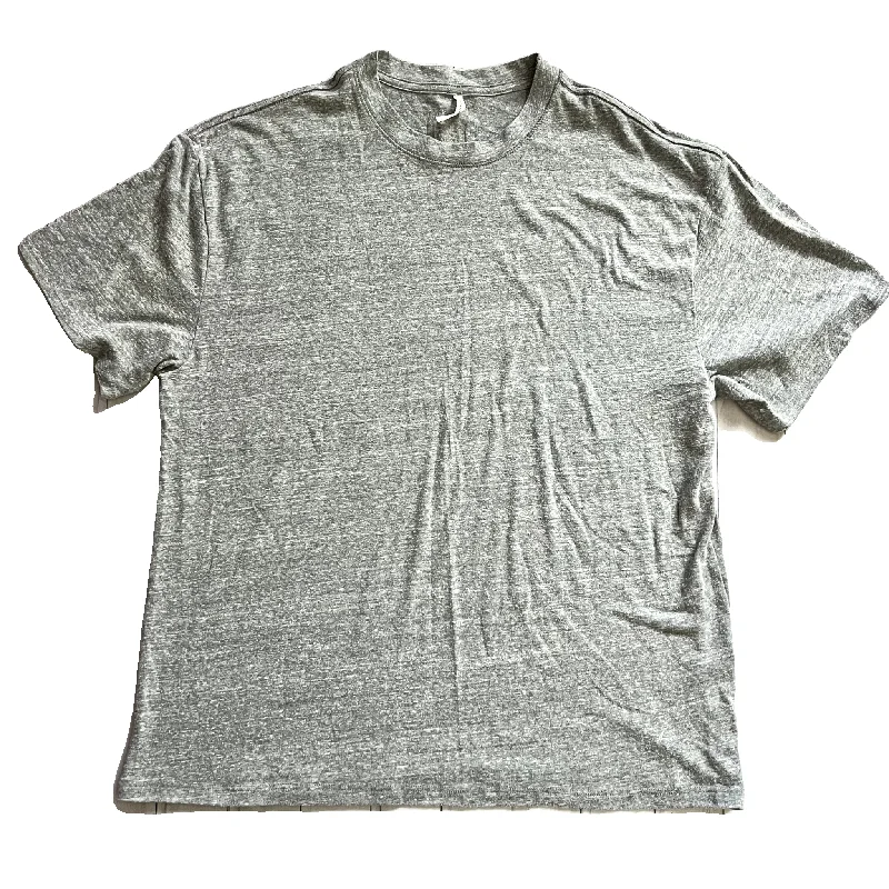 Top Short Sleeve By Essentials Fear Of God In Grey, Size: M