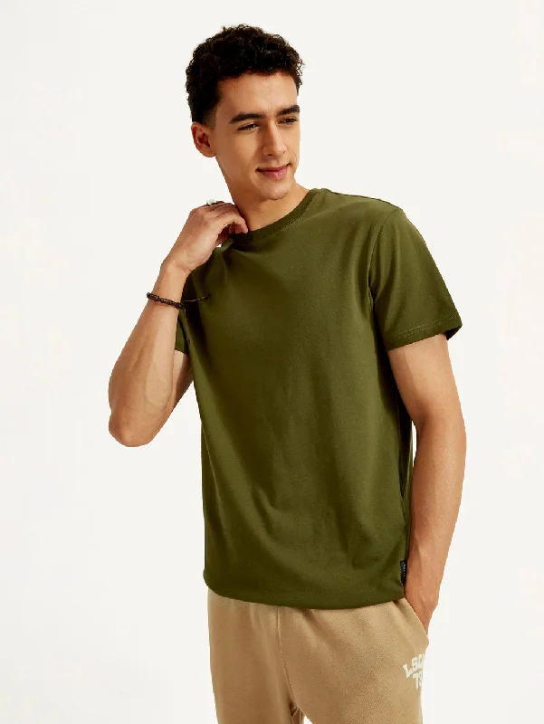 Men's Solid Slim Fit T-shirt