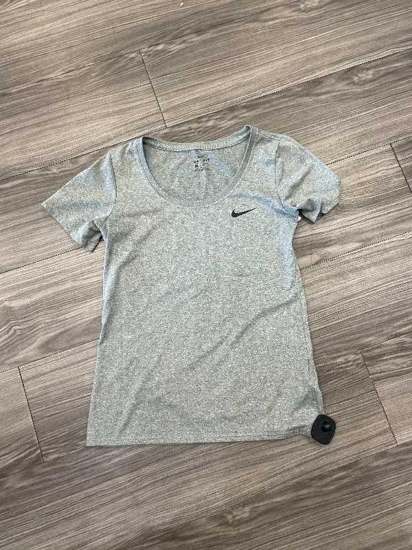 Top Short Sleeve By Nike Apparel In Grey, Size: Xs