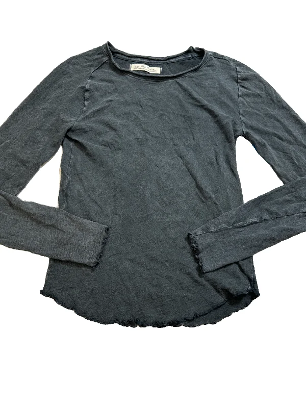 Top Long Sleeve By Free People In Grey, Size: L