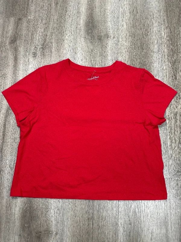 Top Short Sleeve By Universal Thread In Red, Size: L